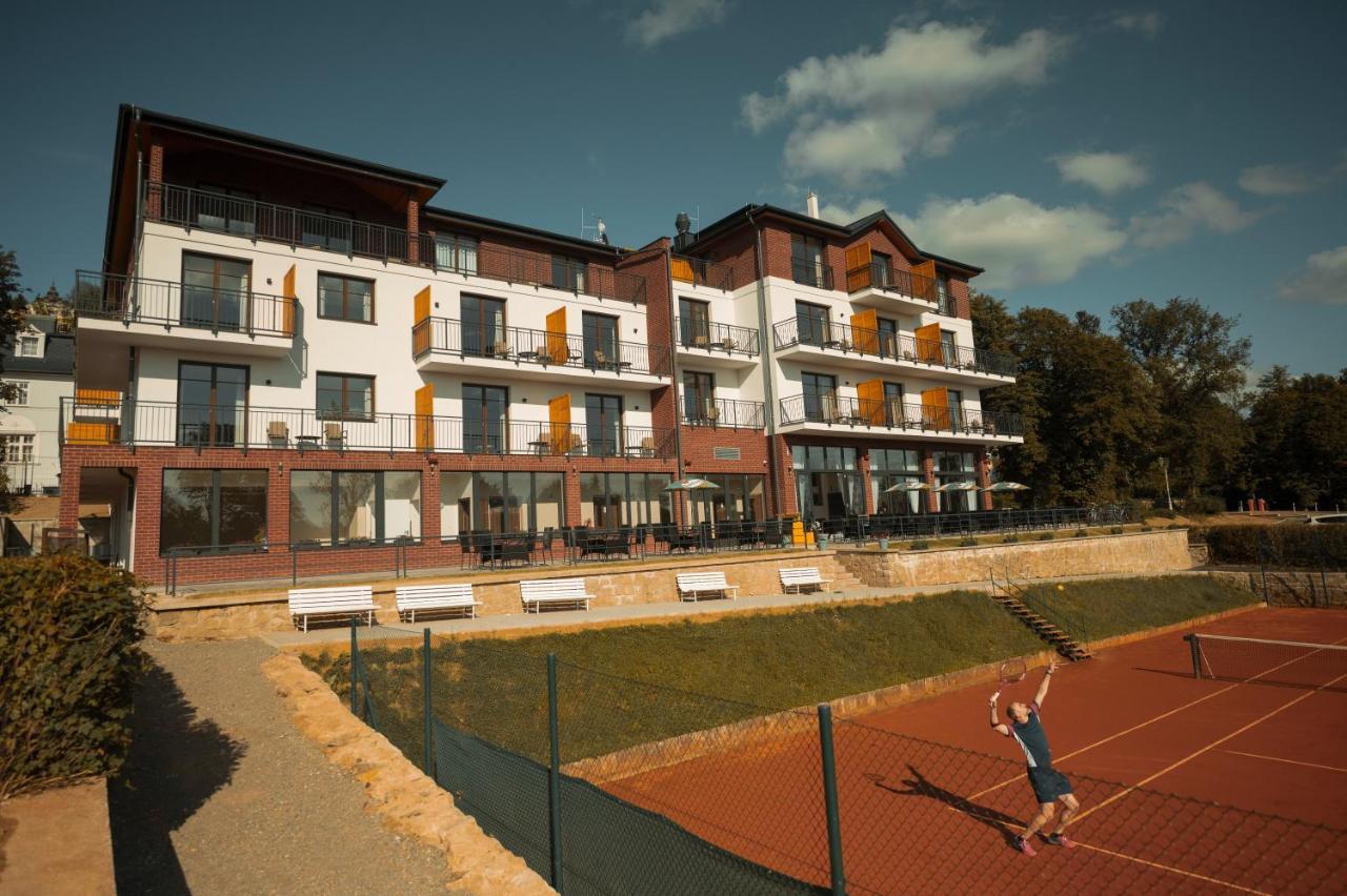 Wellness Hotel Queens マリアーンスケー・ラーズニェ エクステリア 写真