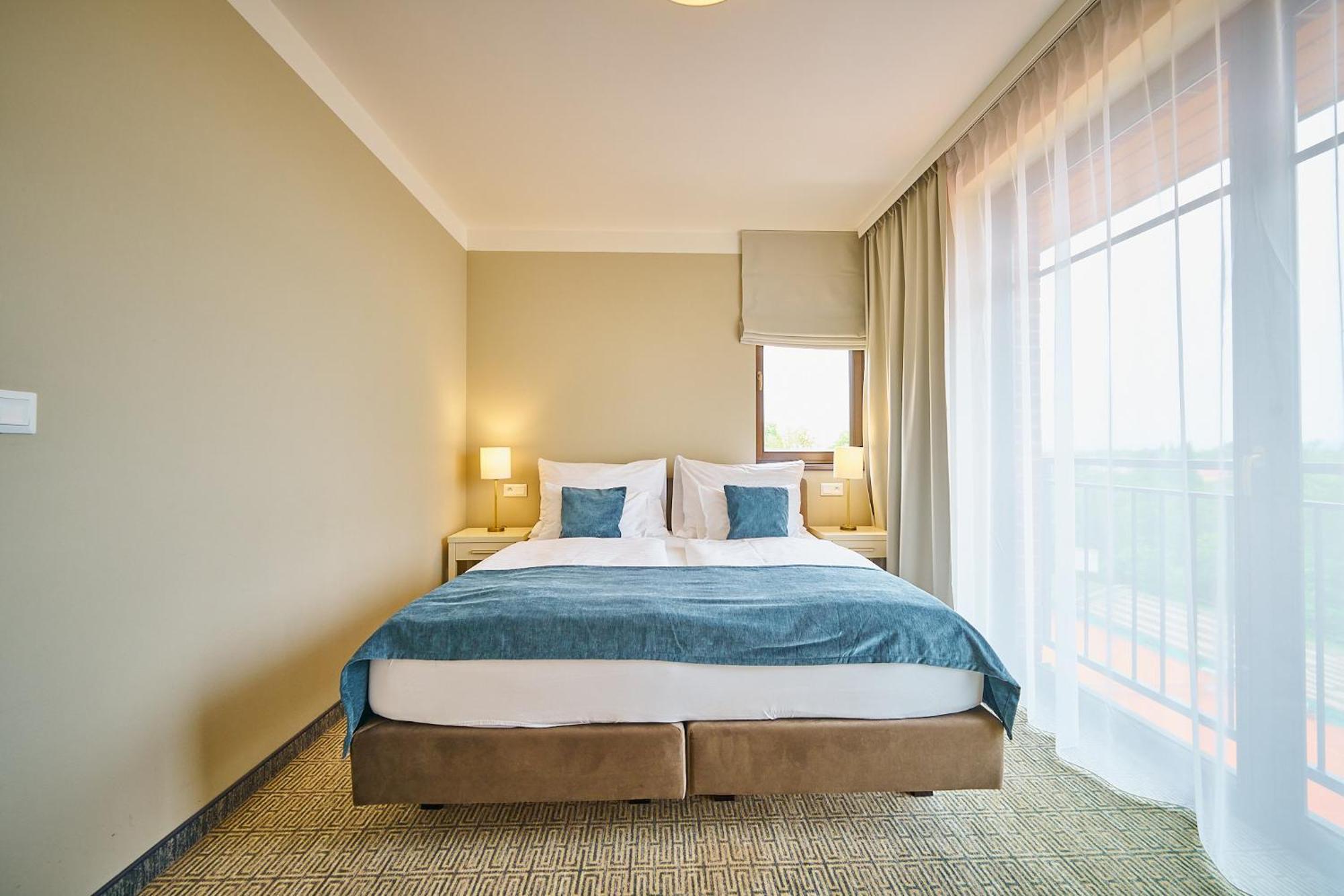Wellness Hotel Queens マリアーンスケー・ラーズニェ エクステリア 写真
